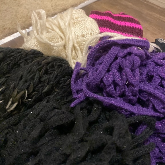 Scarf/ Scarves 🧣 - Picture 5 of 8